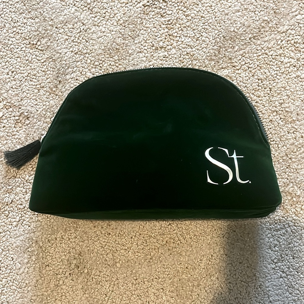 Seint emerald green velvet cosmetic bag